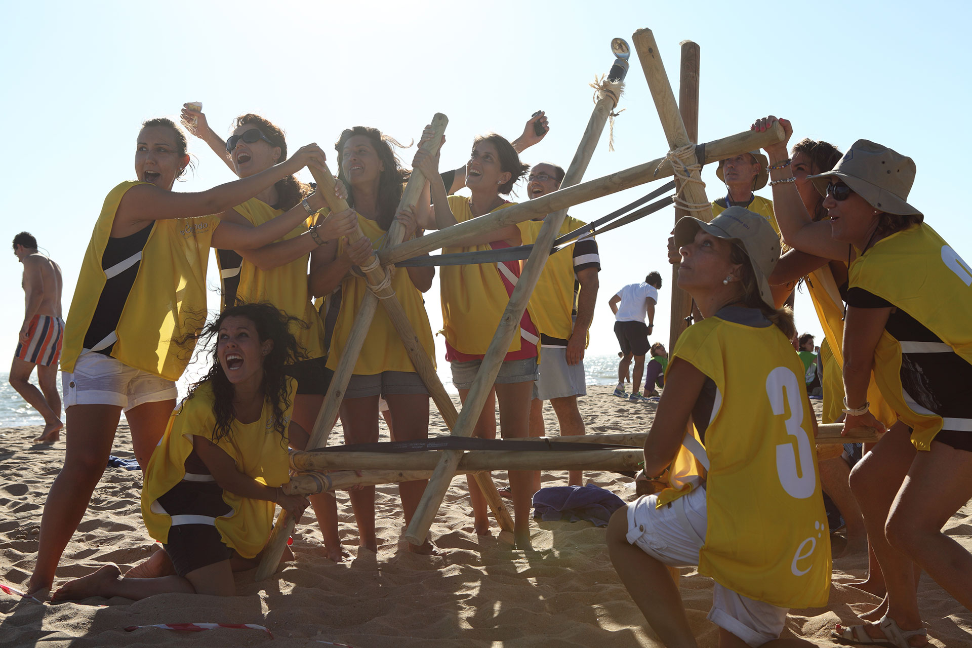 Catapultas, actividad de team building de Creativando