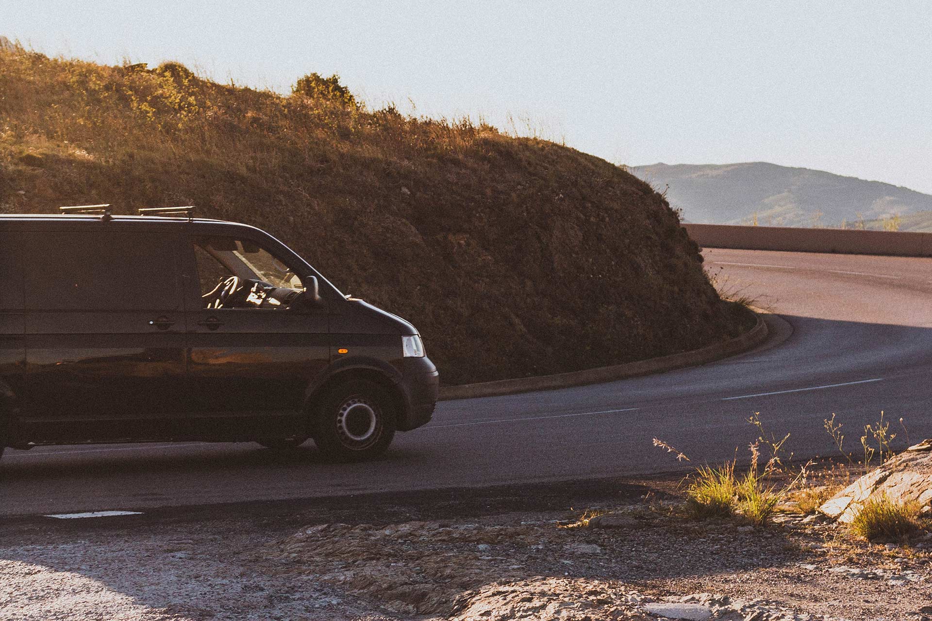 Discovery van, by Creativando