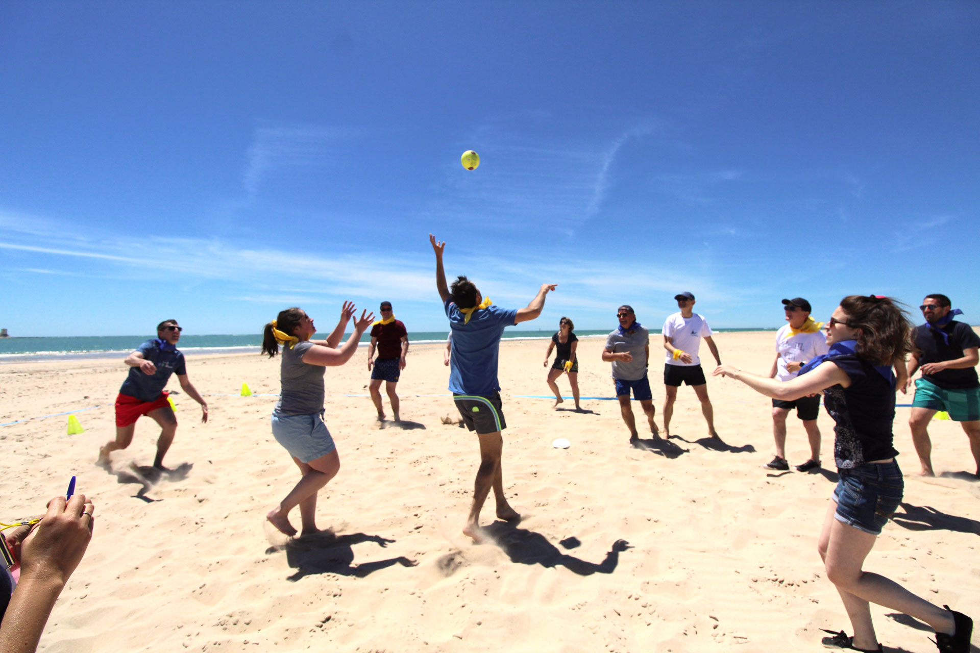Olimpiadas en la playa, actividad de team building de Creativando