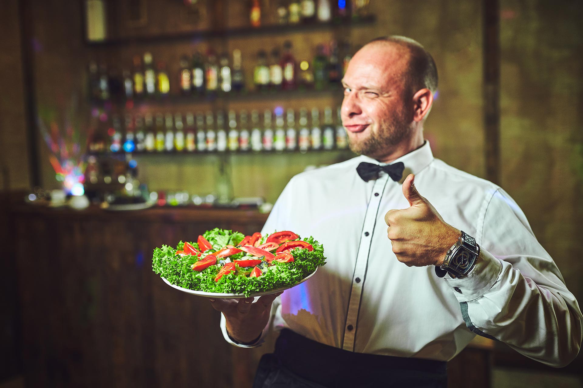 Camareros locos, by Creativando